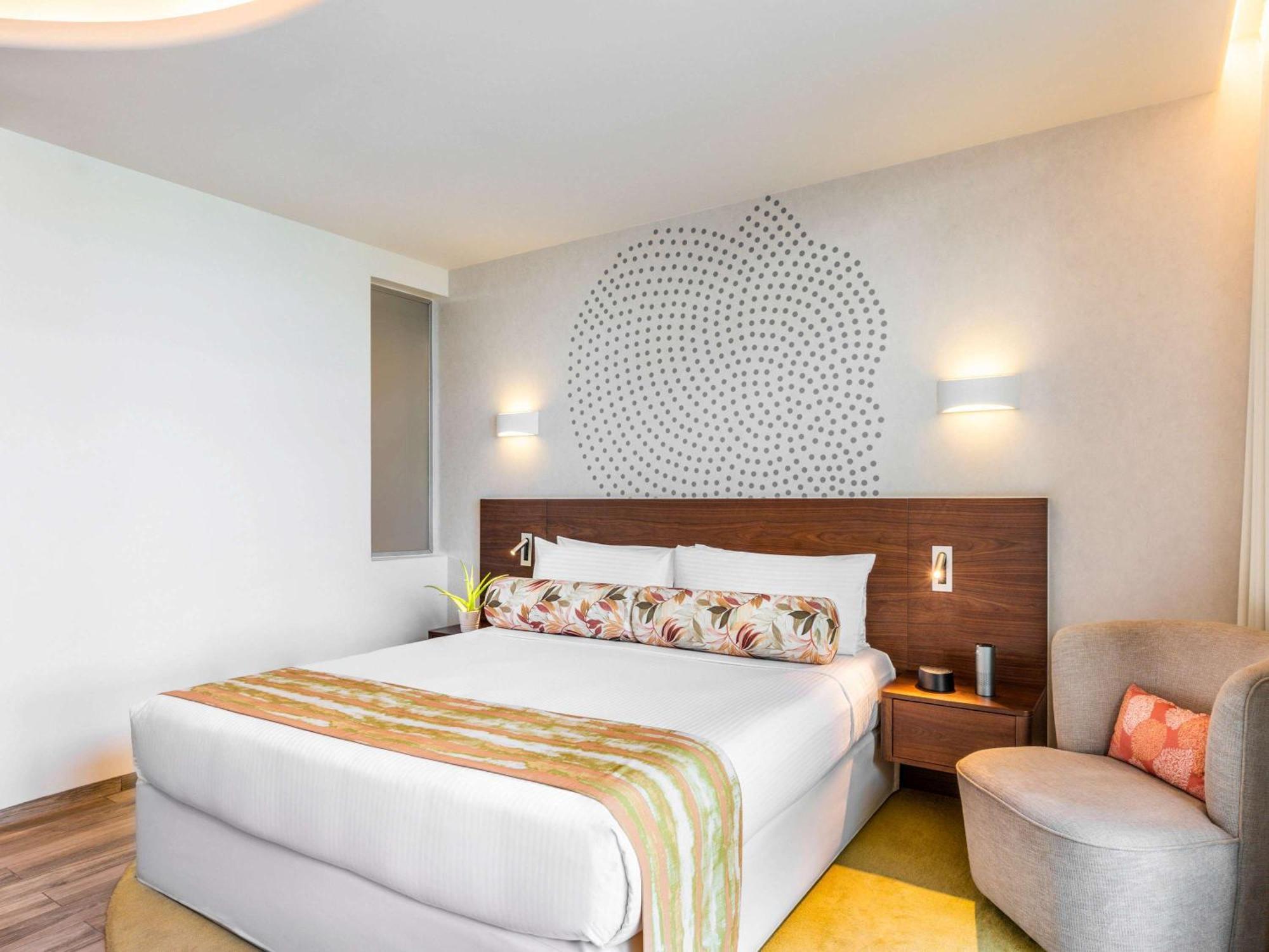 The Retreat Palm Dubai Mgallery By Sofitel Kültér fotó A bedroom at the hotel
